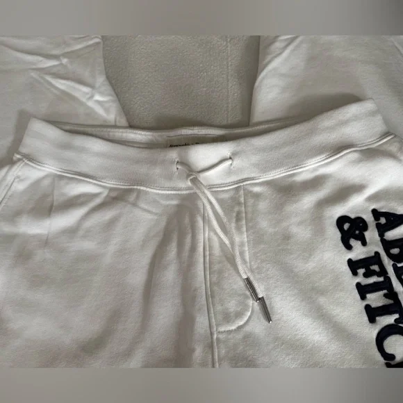 Abercrombie & Fitch Men’s White Joggers NWOT - Picture 2 of 7